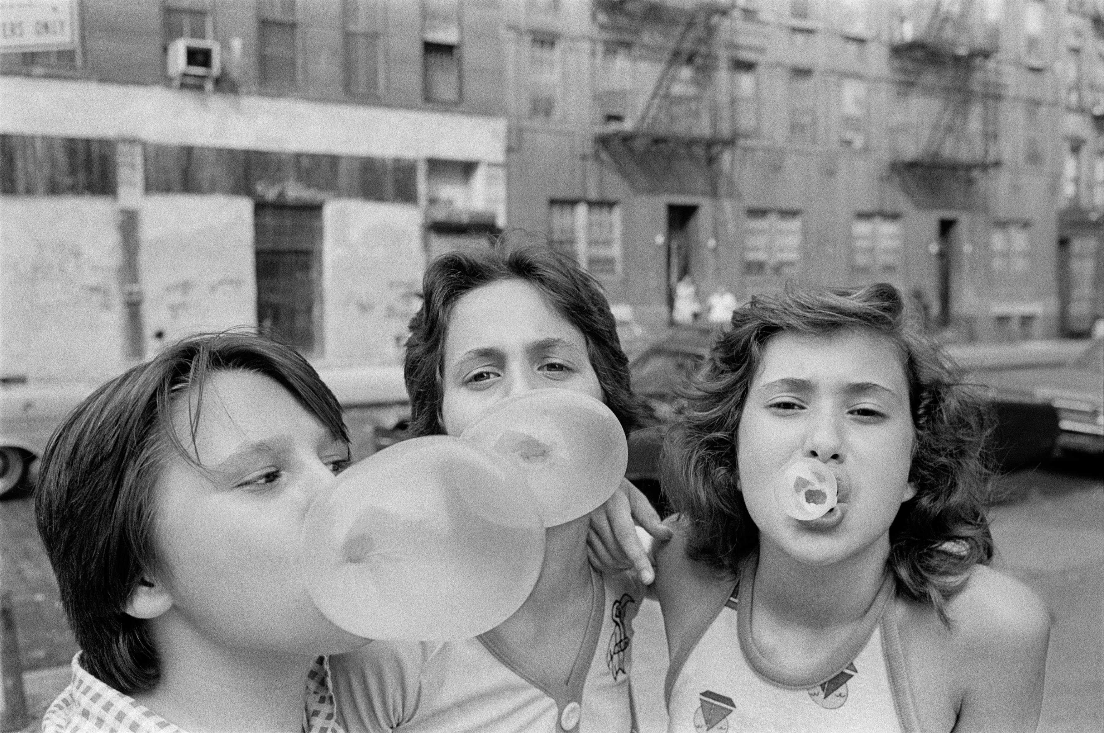 06 Susan Meiselas Carol Jo Jo and Lisa hanging out on Mott Street Little Italy New York City 1976